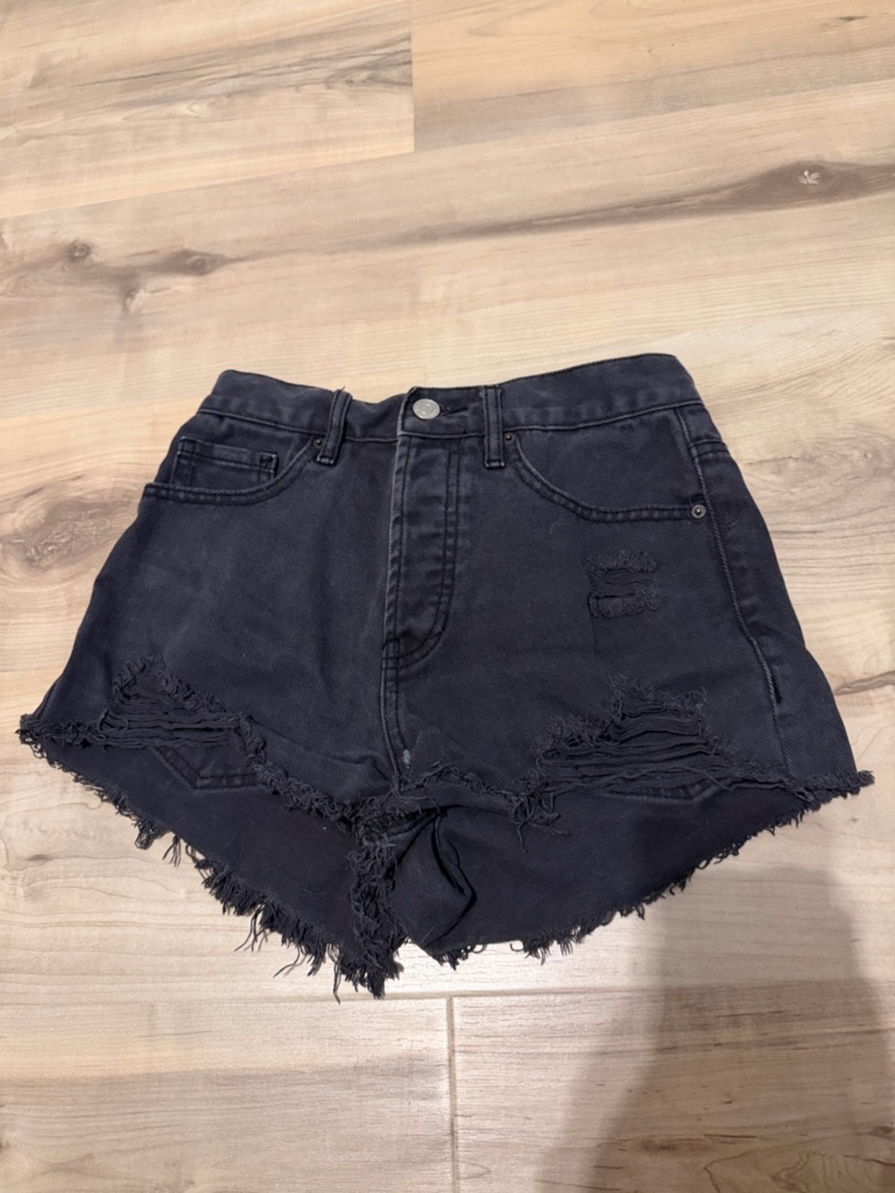 size 24 PacSun vintage high rise black denim shorts